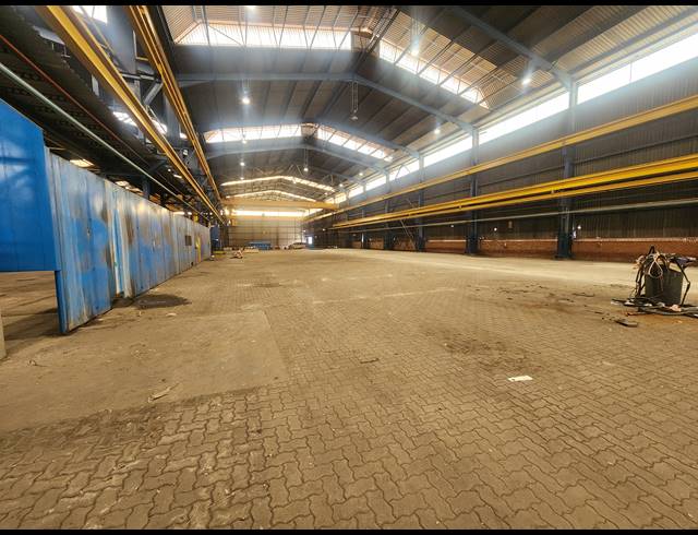 3,240M² WAREHOUSE TO LET IN ROODEKOP